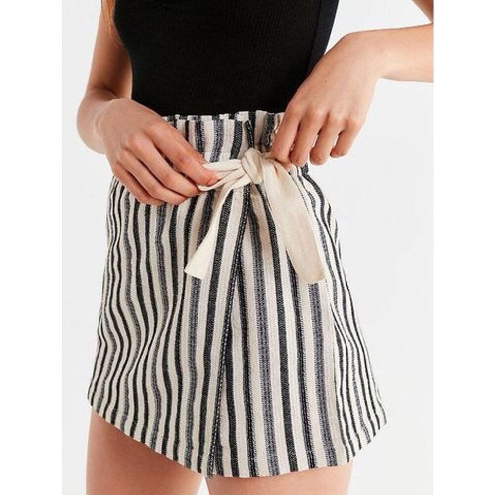 Urban Outfitters Paper Bag Wrap Skort Black Cream Stripe Medium